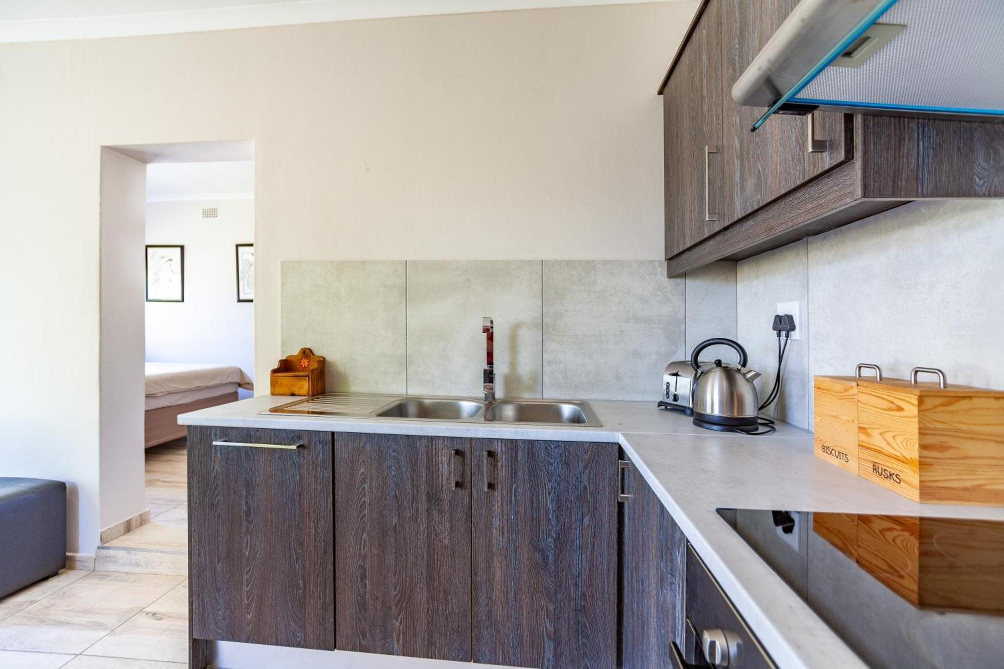 Modern Cozy Near Beach- 1 Bedroom Apartment