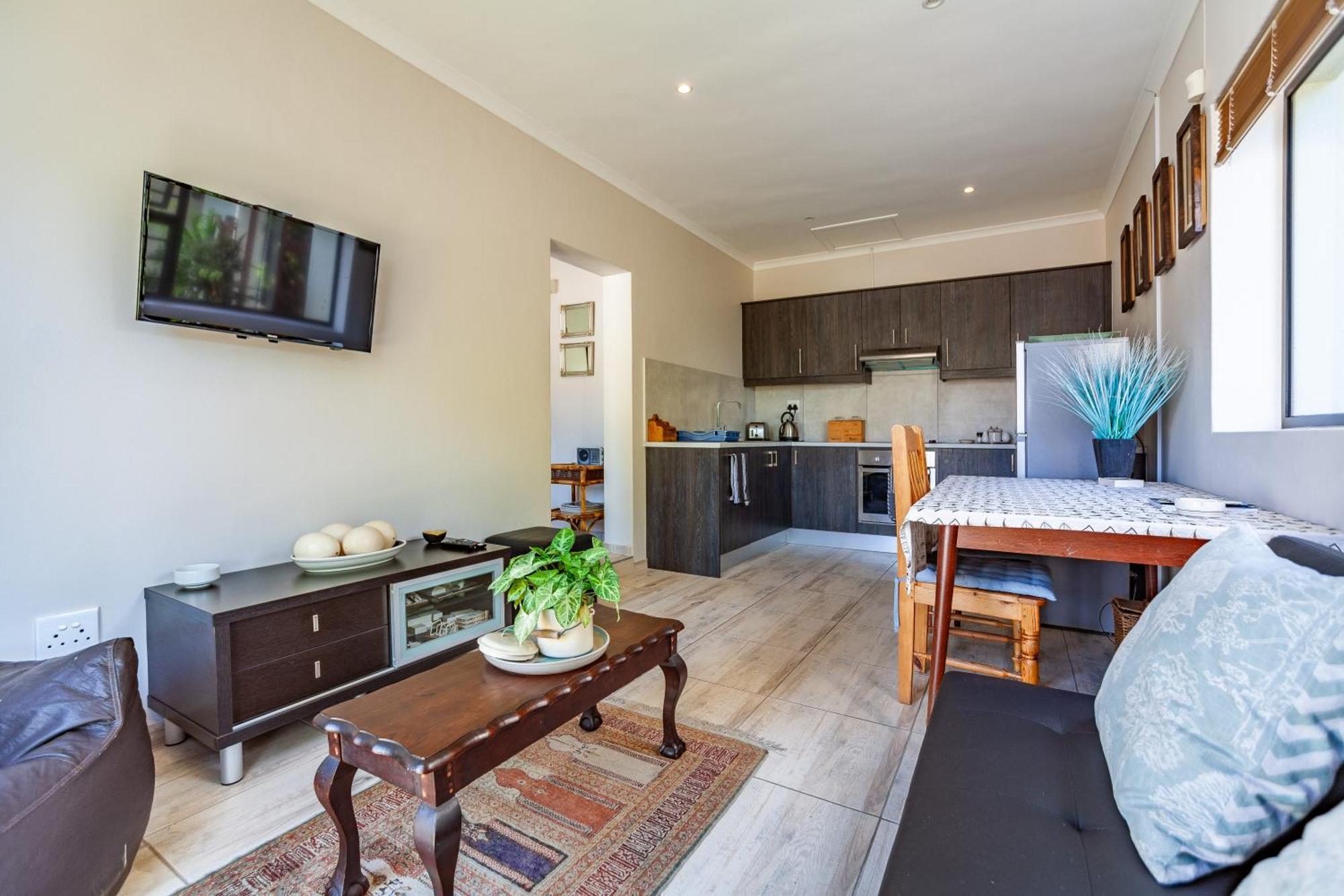 Apartment Modern Cozy Near Beach- 1 Bedroom *