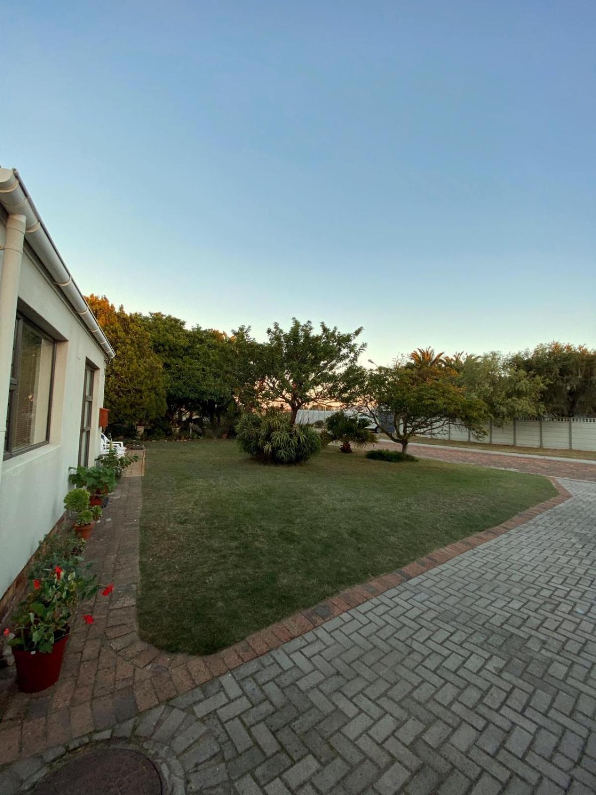 Modern Cozy Near Beach- 1 Bedroom Apartment Kapstadt