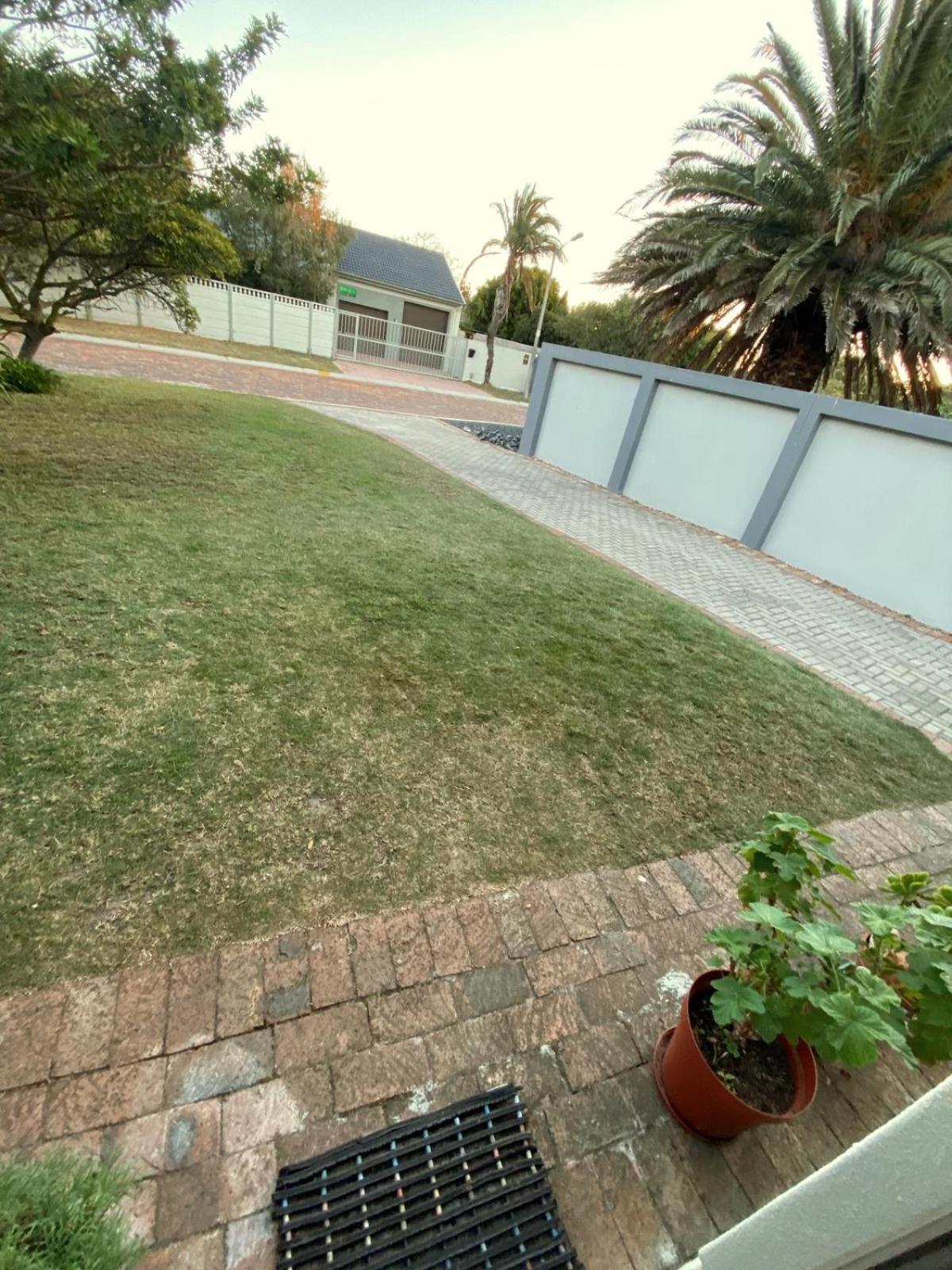 Apartment Modern Cozy Near Beach- 1 Bedroom